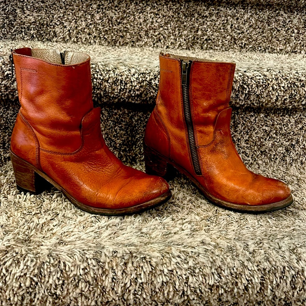 Full leather heeled ankle boots